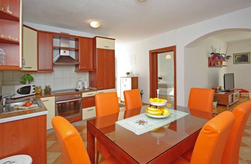Zaostrog Apartment | Top location! Directly on the beach, with fantastic sea view, WLAN, air conditioning, parking lot