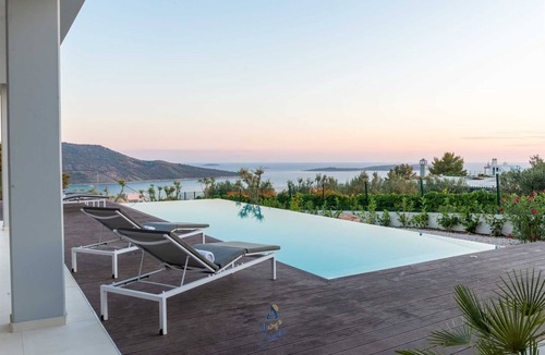 Primosten Villa | Top luxury design villa for 8 with pool near sea