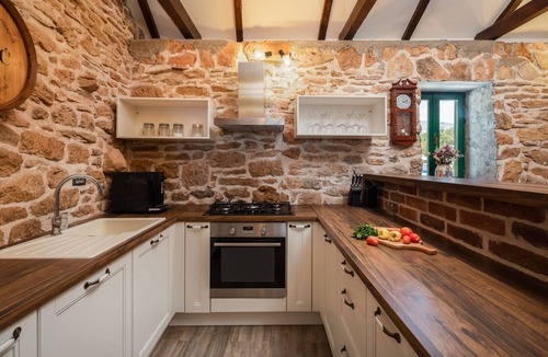 Razvode Villa | Tosic Estate - Villa, Vineyards and Winery