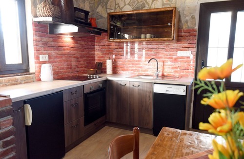 Zemunik Donji Villa | Traditional villa Palace, 8 people, 2 bedroom, fenced garden, private pool