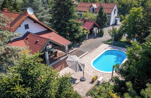 Levanjska Varos Villa | Tranquil 3-bedroom villa with AC in lovely Ovcara
