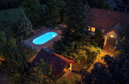 Levanjska Varos Villa | Tranquil 3-bedroom villa with AC in lovely Ovcara