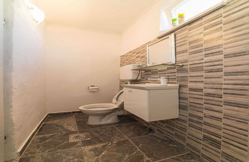 Rudine Apartment | Tranquil and Stylish Apartment Kastel Novi - Studio Apartment with Garden