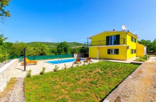 Primorski Dolac House | Tranquil Oasis Holiday Home Primorski Dolac with Pool - Three Bedroom Holiday Home with Pool