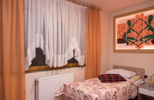 Daruvar House | Twin Room With Shared Kitchen And Bathroom