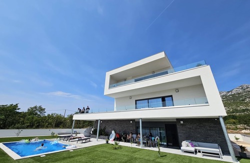 Seline Apartment | Two bedroom apartment with a swimming pool Seline, Paklenica (A-23594-c)