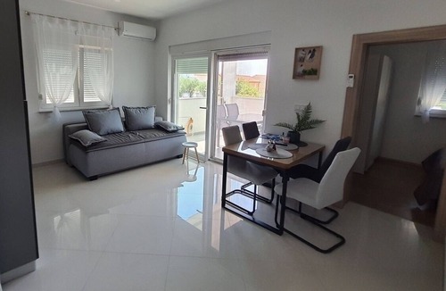 Sveti Filip i Jakov Apartment | Two bedroom apartment with terrace Sveti Filip i Jakov, Biograd (A-20967-a)