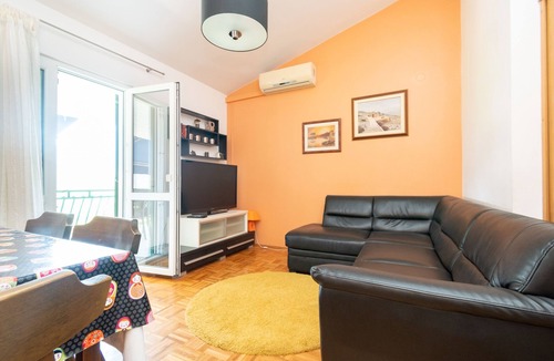 Sveti Filip i Jakov Apartment | Two bedroom apartment with terrace Sveti Filip i Jakov, Biograd (A-21221-a)