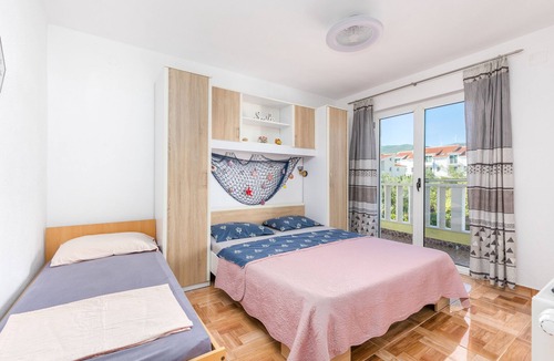Kastel Stafilic Apartment | Two bedroom apartment with terrace Kaštel Štafilić, Kaštela (A-24155-b)