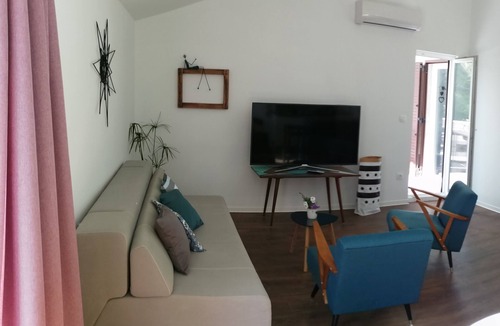 Lokva Rogoznica Apartment | Two bedroom apartment with terrace and sea view Lokva Rogoznica, Omiš (A-4821-b)