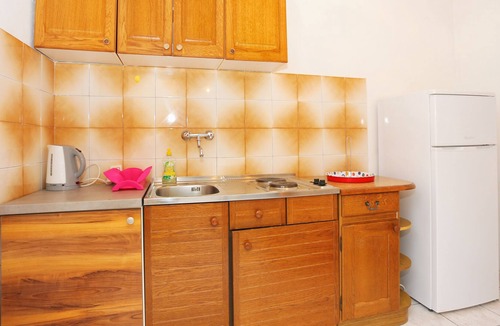 Lokva Rogoznica Apartment | Two bedroom apartment with balcony and sea view Lokva Rogoznica, Omiš (A-18211-a)