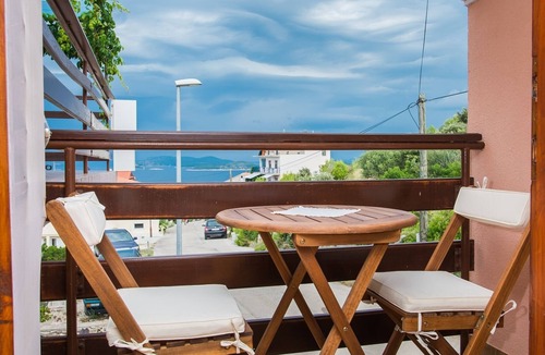 Primosten Burnji Apartment | Two bedroom apartment with terrace and sea view Bilo, Primošten (A-6478-b)