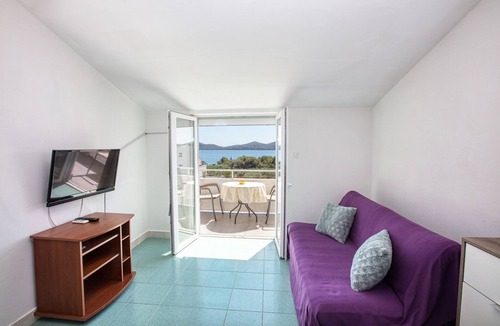 Biograd na Moru Apartment | Two bedroom apartment with balcony and sea view Biograd na Moru, Biograd (A-863-b)