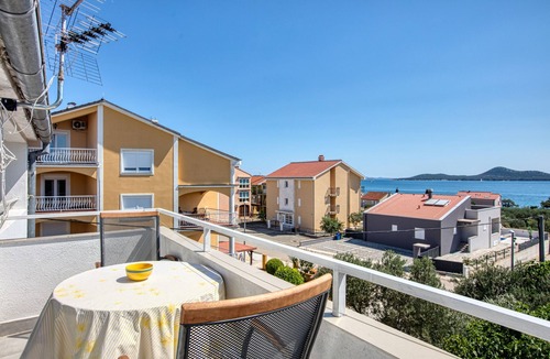Biograd na Moru Apartment | Two bedroom apartment with balcony and sea view Biograd na Moru, Biograd (A-863-b)