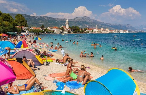 Kastel Stafilic Apartment | Two bedroom apartment near beach Kaštel Štafilić, Kaštela (A-11539-a)