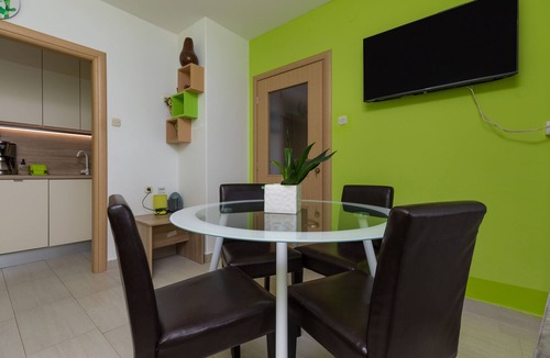 Celina Apartment | Two bedroom apartment with a swimming pool by the beach Zavode, Omiš (A-1021-a)