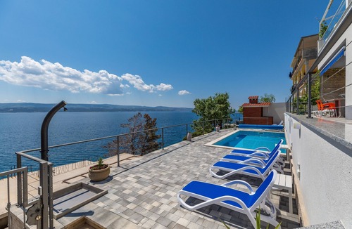 Celina Apartment | Two bedroom apartment with a swimming pool by the beach Zavode, Omiš (A-1021-a)