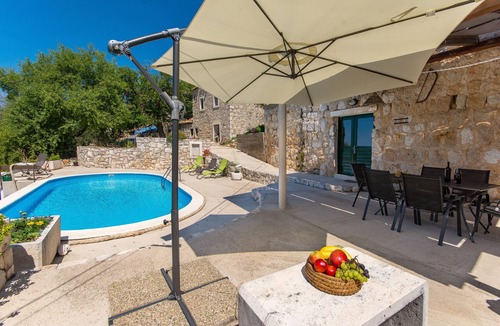 Mljet Apartment | Two bedroom apartment with terrace and sea view Babino Polje, Mljet (A-19559-a)