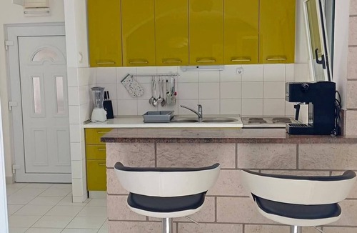 Businci Apartment | Two bedroom apartment with terrace and sea view Bušinci, Čiovo (A-25960-a)