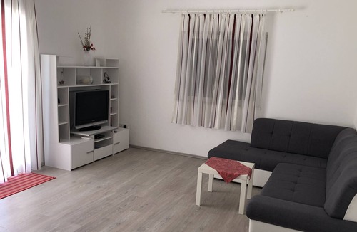 Kozarica Apartment | Two bedroom apartment near beach Kozarica, Mljet (A-4950-a)