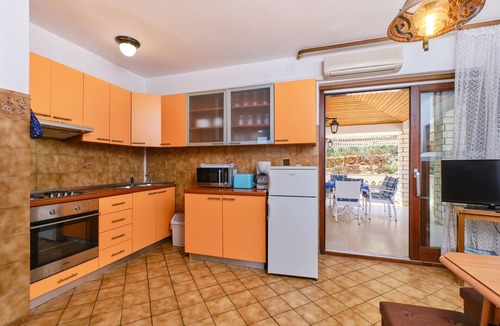 Cove Murtar Apartment | Two bedroom apartment with terrace Mali Lošinj, Lošinj (A-23160-a)