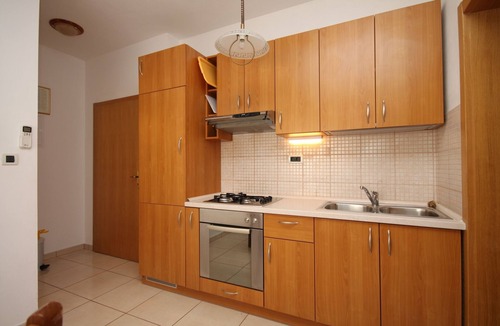 Okrug Donji Apartment | Two bedroom apartment with balcony and sea view Okrug Donji, Čiovo (A-8664-f)