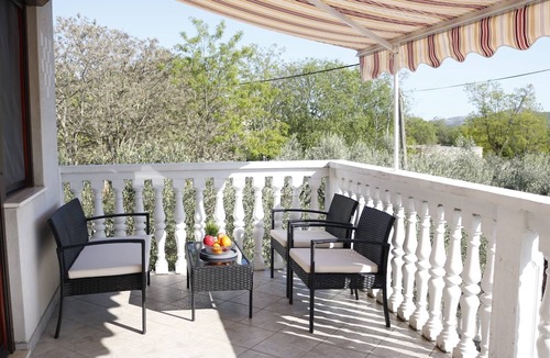 Velim Apartment | Two bedroom apartment with a swimming pool Radašinovci, Biograd (A-22312-a)