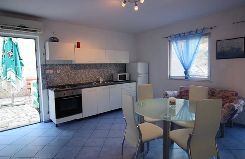 Zastrazisce Apartment | Two bedroom apartment with terrace and sea view Cove Vela Stiniva, Hvar (A-17075-a)