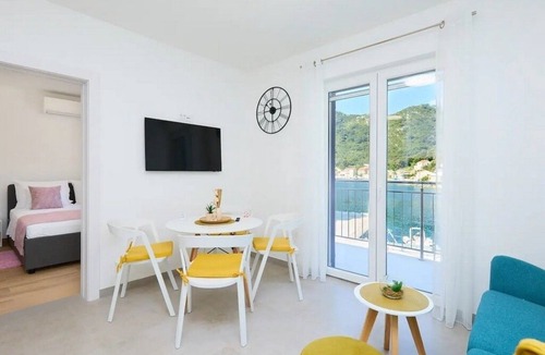 Okuklje Apartment | Two bedroom apartment near beach Okuklje, Mljet (A-22341-b)