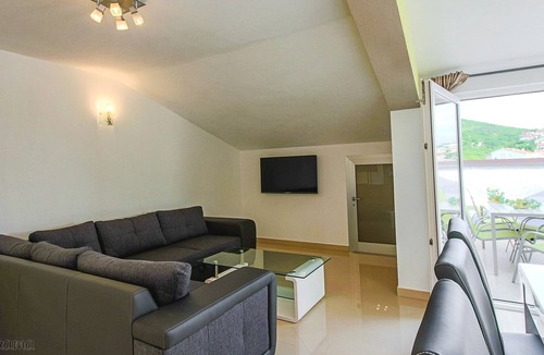 Klenovica Apartment | Two bedroom apartment with terrace and sea view Klenovica, Novi Vinodolski (A-18260-b)