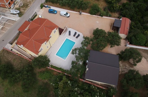 Drage Apartment | Two bedroom apartment with a swimming pool Drage, Biograd (A-5904-e)