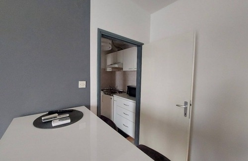 Pakostane Apartment | Two bedroom apartment with balcony and sea view Pakoštane, Biograd (A-18981-b)