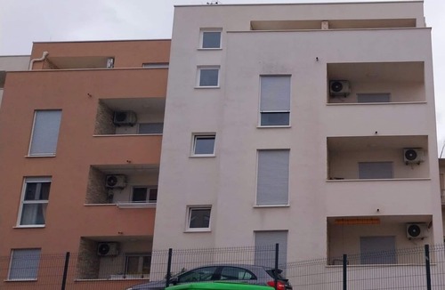 Strozanac Apartment | Two bedroom apartment with balcony and sea view Podstrana, Split (A-24063-a)