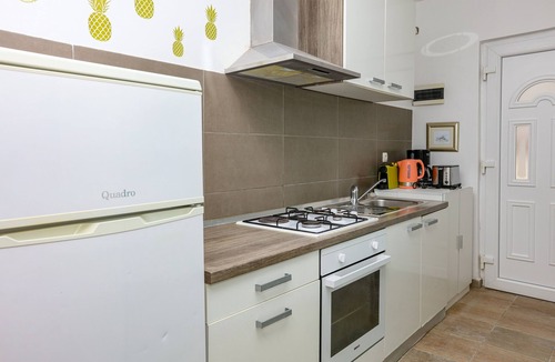 Primosten Apartment | Two bedroom apartment near beach Primošten (A-25265-a)
