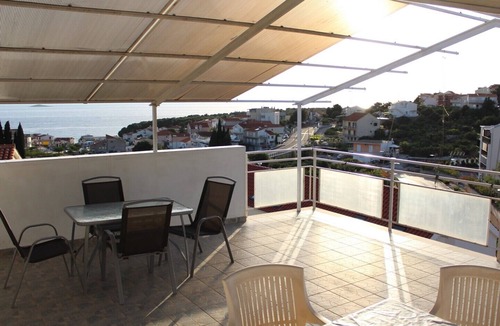 Primosten Apartment | Two-bedroom apartment with sea view