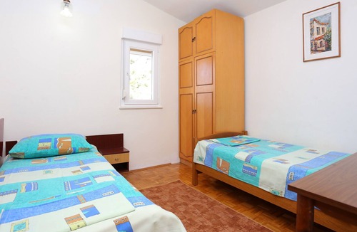 Dvornica Apartment | Two bedroom apartment with terrace and sea view Cove Kalebova Luka, Rogoznica (A-16575-a)
