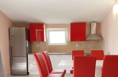 Dvornica Apartment | Two bedroom apartment near beach Kanica, Rogoznica (A-17388-a)