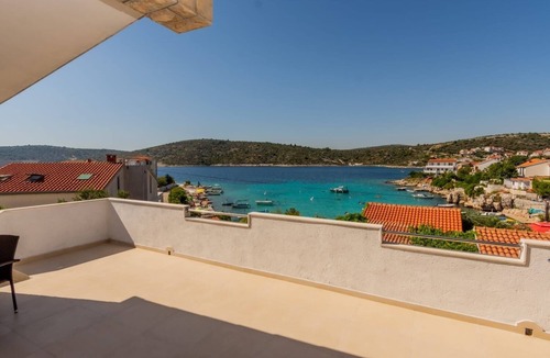 Dvornica Apartment | Two bedroom apartment near beach Kanica, Rogoznica (A-17388-a)