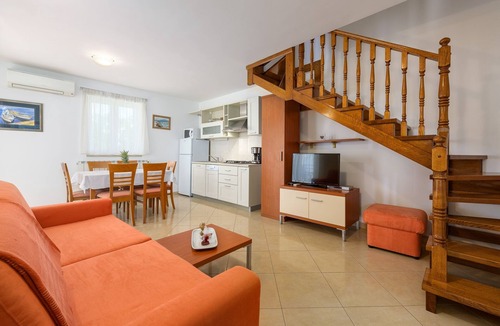 Basanija Apartment | Two bedroom apartment with a swimming pool Bašanija (Umag) (A-3402-c)