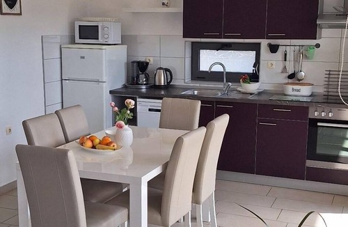 Brodarica Apartment | Two bedroom apartment with a swimming pool Brodarica, Šibenik (A-20248-a)
