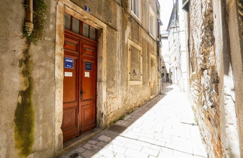 Grad Apartment | Two bedroom apartment with terrace Šibenik (A-24358-b)