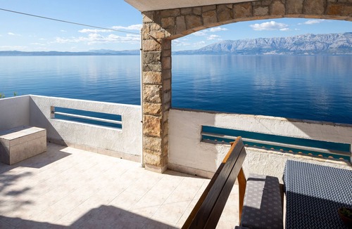 Bogomolje Apartment | Two bedroom apartment near beach Cove Solotiša, Hvar (A-4623-a)