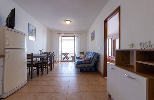 Bogomolje Apartment | Two bedroom apartment near beach Cove Solotiša, Hvar (A-4623-b)