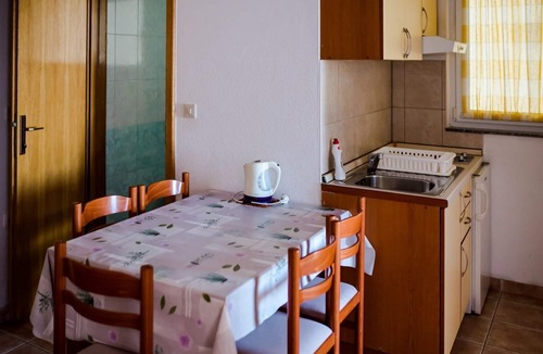 Drasnice Apartment | Two bedroom apartment near beach Drašnice, Makarska (A-20243-h)