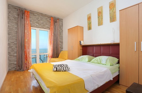 Drasnice Apartment | Two bedroom apartment near beach Drašnice, Makarska (A-2644-c)