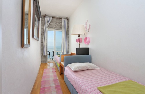 Drasnice Apartment | Two bedroom apartment near beach Drašnice, Makarska (A-2644-c)