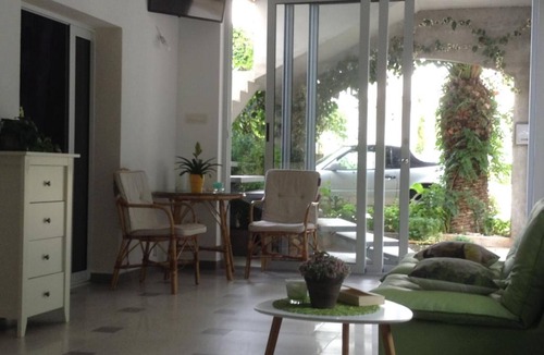Drasnice Apartment | Two Bedroom Apartment with veranda
