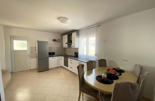 Maslenica Apartment | Two bedroom apartment with terrace and sea view Maslenica, Novigrad (A-12636-a)