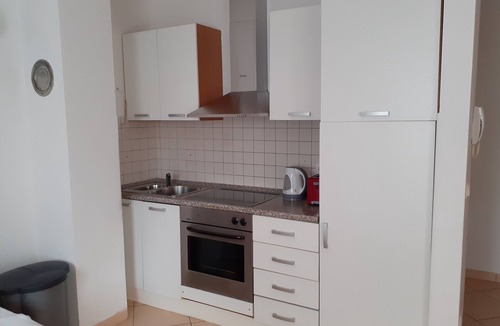 Zidarici Apartment | Two bedroom apartment with terrace Malinska (Krk) (A-19309-a)