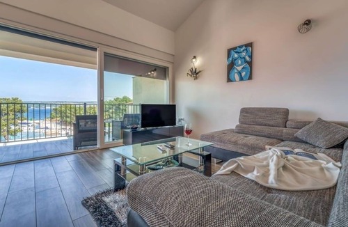 Porat Apartment | Two bedroom apartment with terrace and sea view Porat, Krk (A-19349-b)